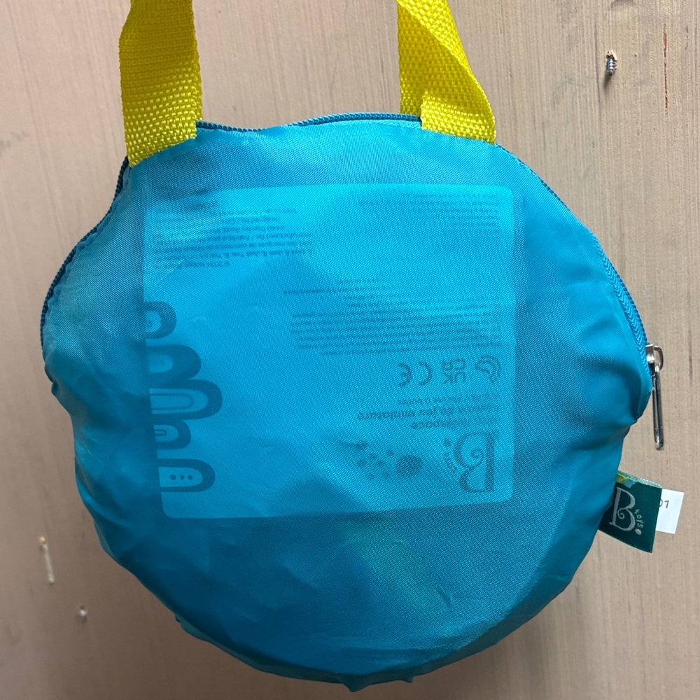 Blue Kids Bag with pop-up ball pit inside